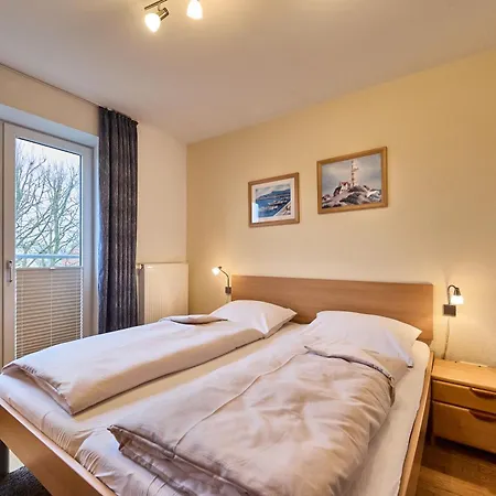 Strandpalais, 218 *